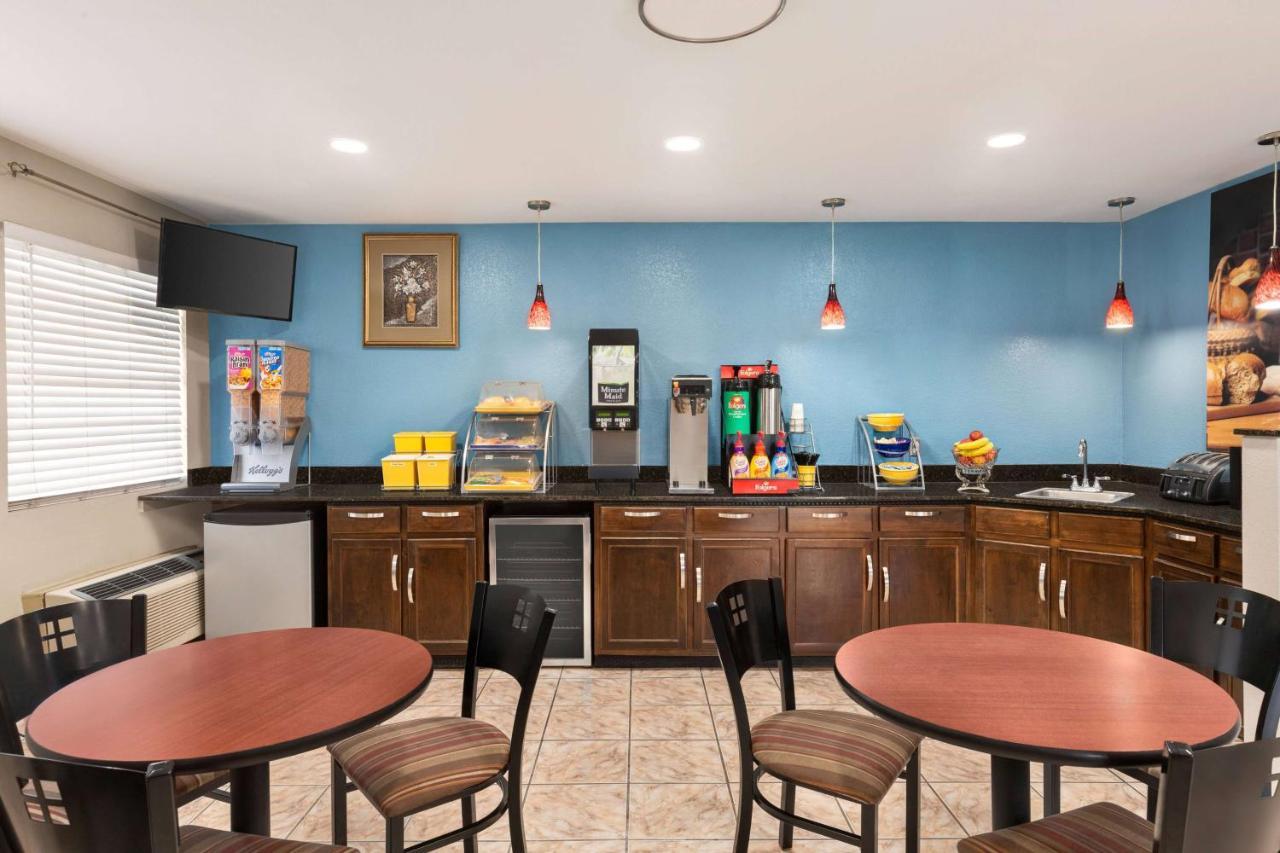 Days Inn By Wyndham Demopolis Extérieur photo