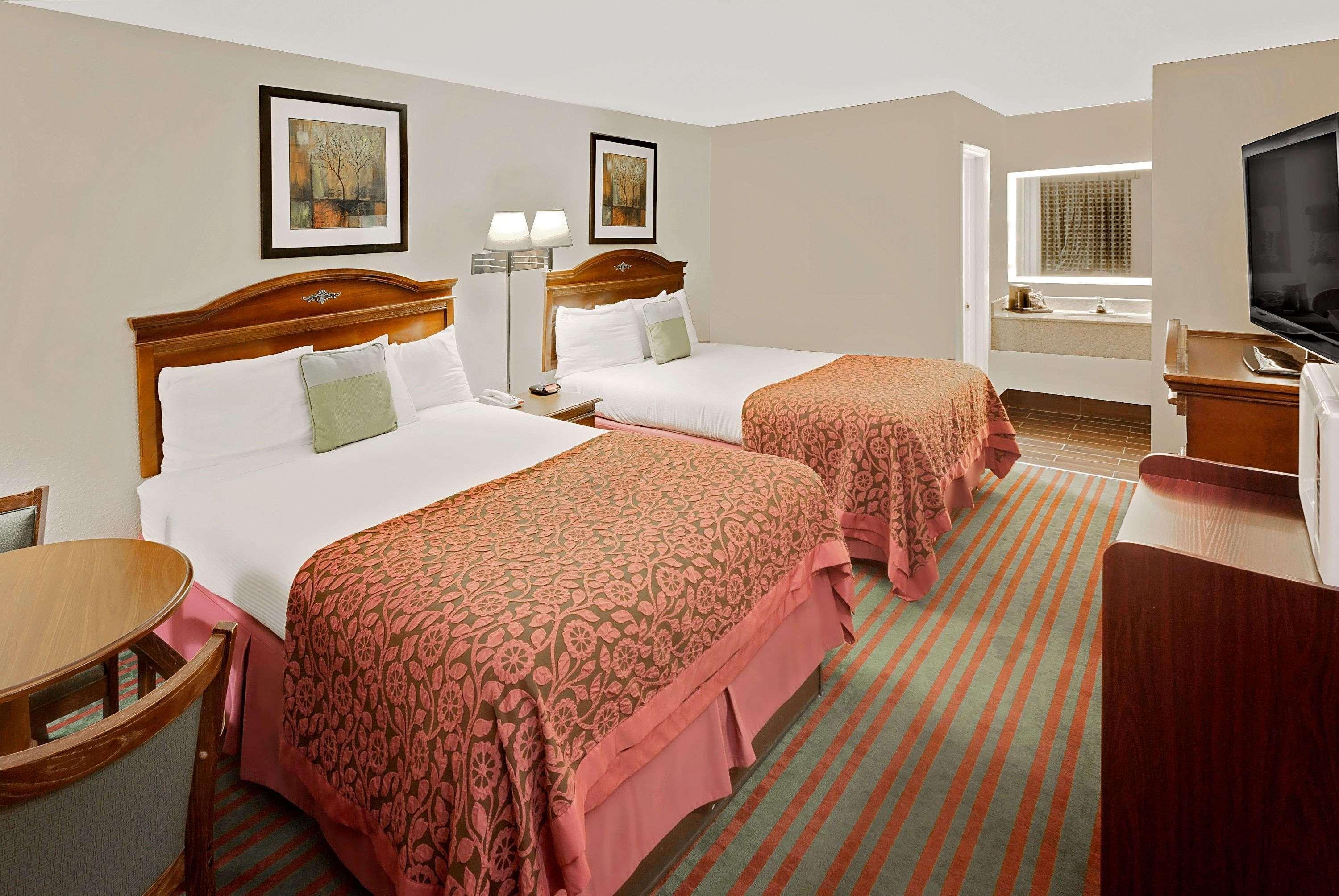 Days Inn By Wyndham Demopolis Extérieur photo